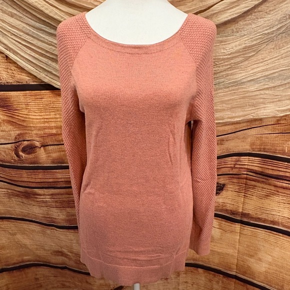 LOFT Tops - Loft Long Textured Sleeve Warm Pink Cotton‎ Pullover Top Size M